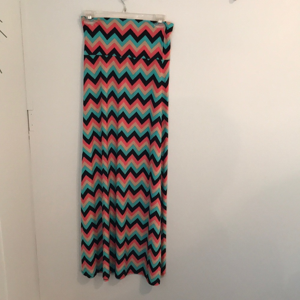 Skirt, floor length.